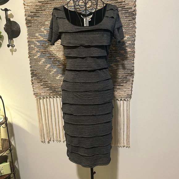 Max Studio Dresses & Skirts - Max Studio Short Sleeve Layered Look Dress
